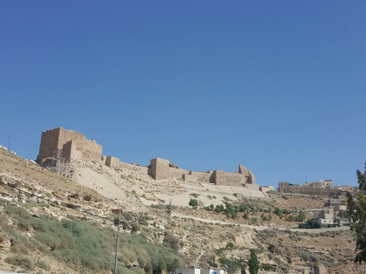 Castle House Apartment Karak Exterior foto